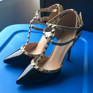 NWB Wild Diva Stud Heels